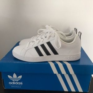 Adidas classic sneaker. Brand new!